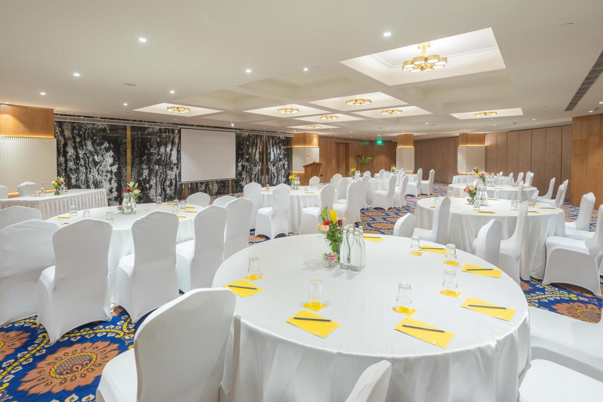 Hotel Golden Tulip Jaipur Extérieur photo