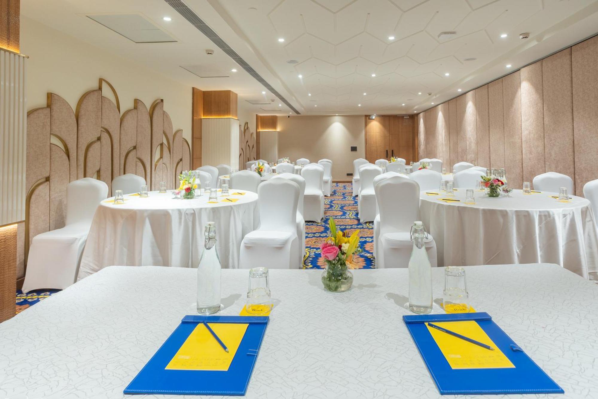 Hotel Golden Tulip Jaipur Extérieur photo